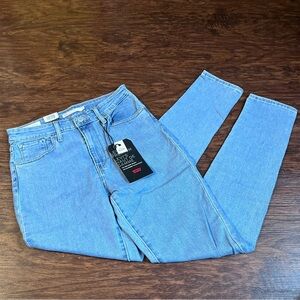 NWT Levi 721 Skinny Jeans